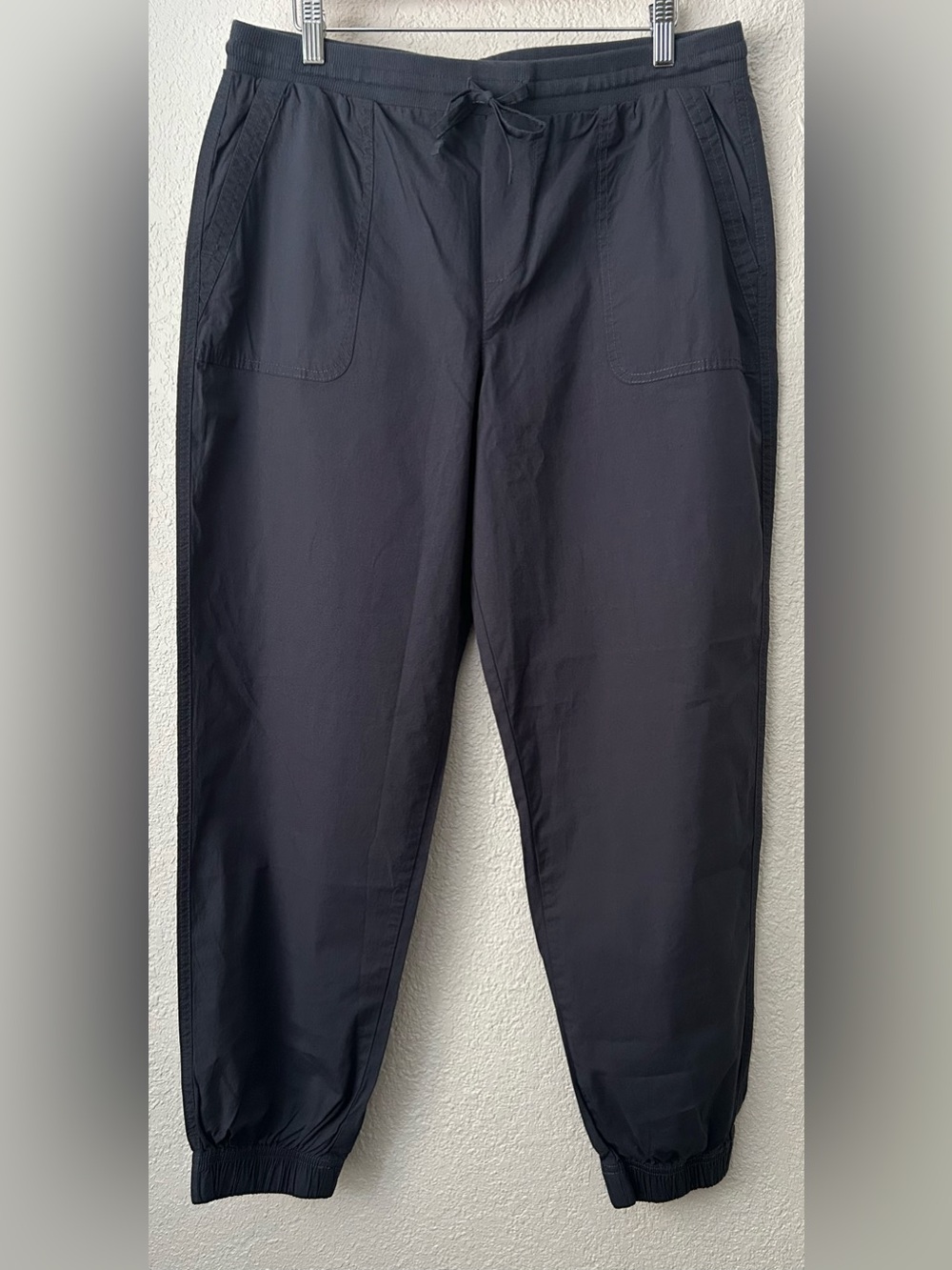 Pact Size L Stretch Poplin Joggers drawstrings a faux fly side patch pockets